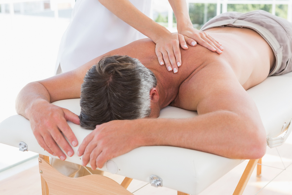 Massage zur Behandlung von Muskelverspannungen in der Praxis relief – med. Massage in Thun