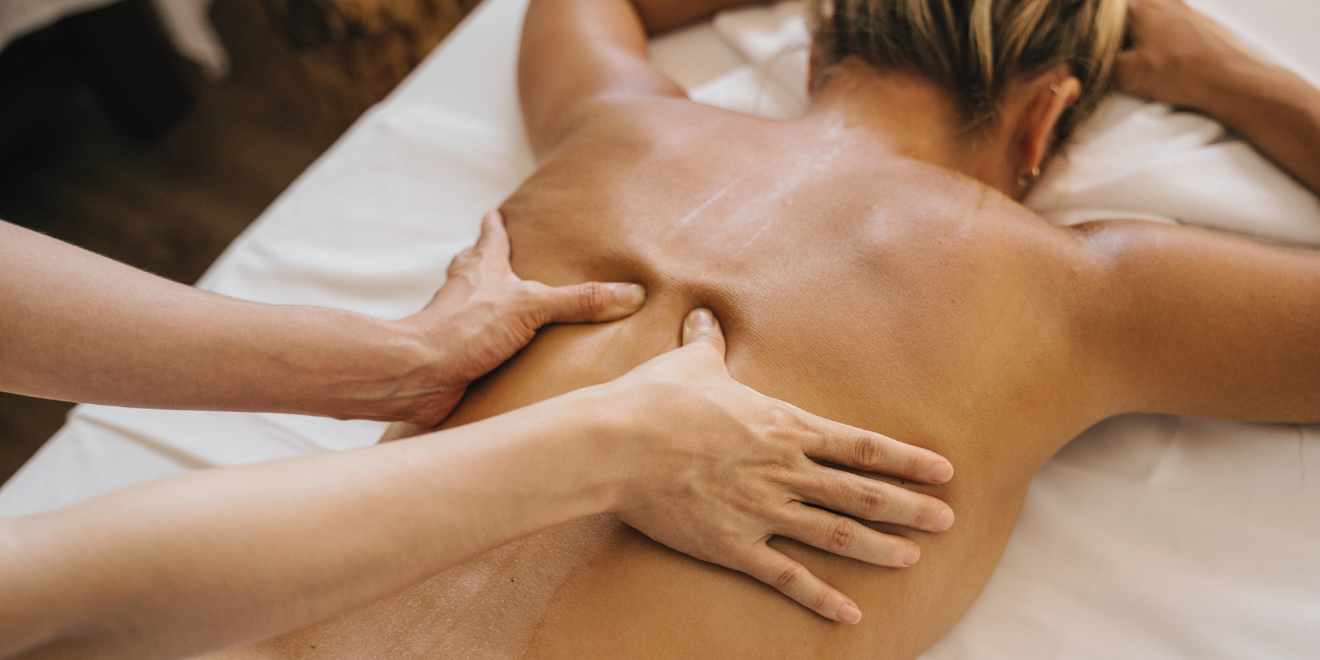 Entspannende Massage bei stressbedingten Verspannungen in der Praxis relief – med. Massage in Thun